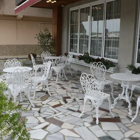 Hotell Aulona 3*