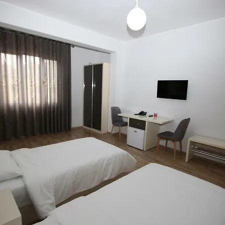 Aulona 3* فيير